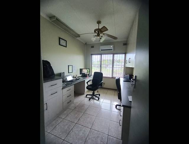 4 BEDROOM HOUSE FOR SALE IN BEREA WEST